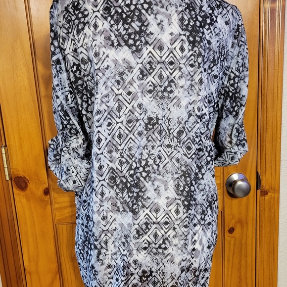 NWOT Gloria Vanderbilt blouse - Picture 2 of 2